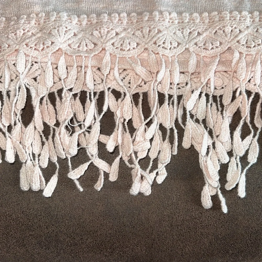 3/$15. Bundle sale Catos Peach cap sleeve L t shirt with fringe hem - Picture 8 of 10